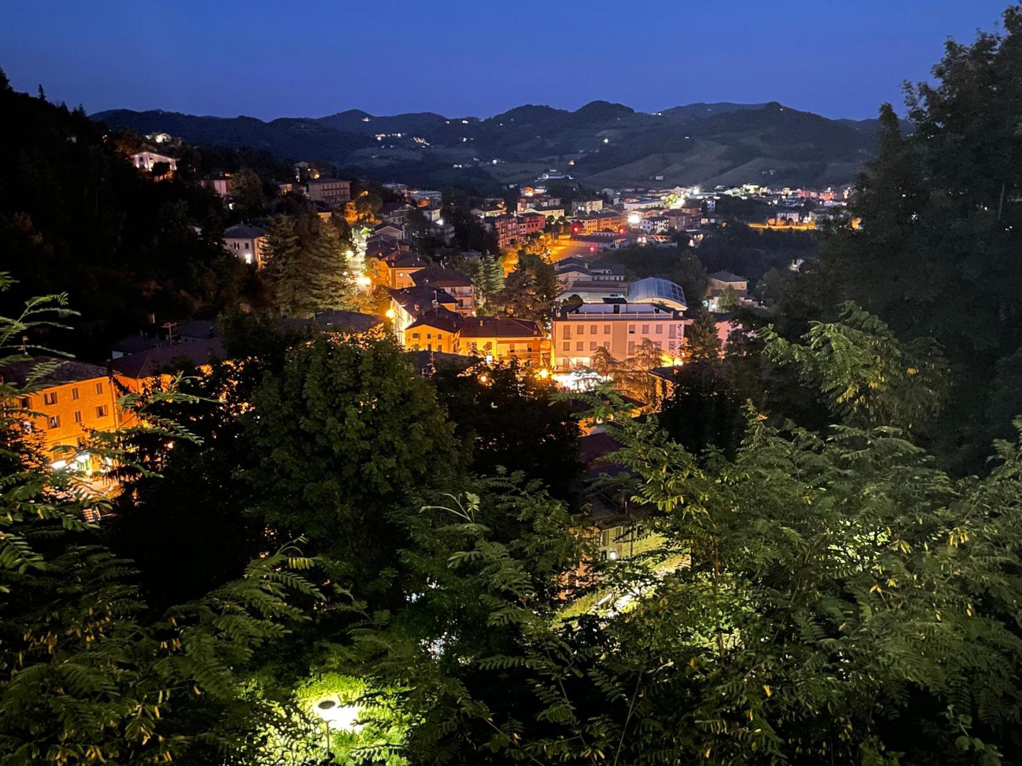 Novecento Luxury&Spa Residence 4 Stelle Montese Exterior photo